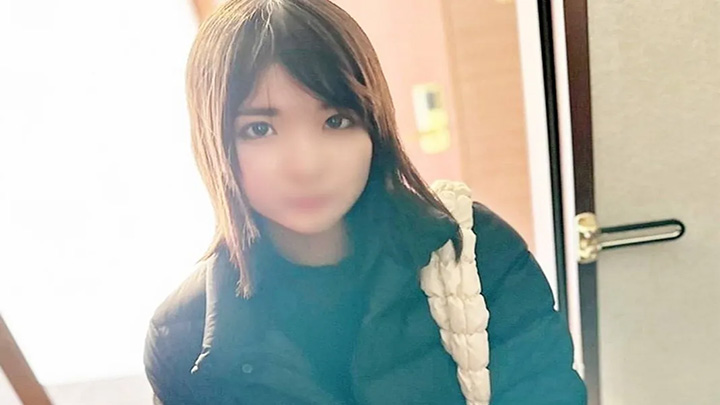 FC2-PPV-4660423-完全未經處理當認真而開朗的大阪和董事長脫下內褲時，他超出了他的期望！配進